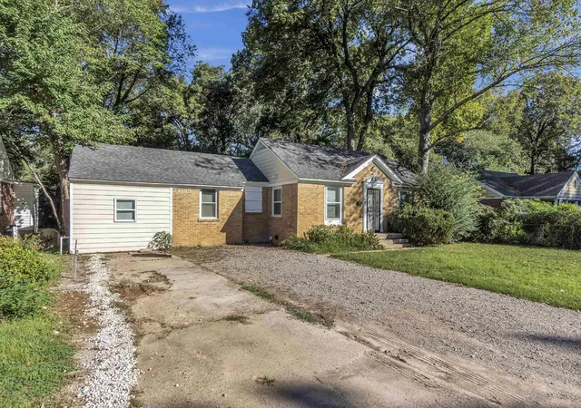 Photo 2 of Single family home for sale at 3704 Friar Tuck Rd, Memphis, TN 38111 | MLS# 3067743 | Listing updated on 2026-09-29