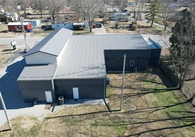 2nd image of 7535 Madisonville Rd, Hopkinsville, KY 42240 | MLS# 3014765