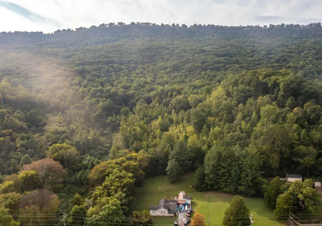 2nd image of 1123 Mountain Creek Road, Chattanooga, TN 37405 | MLS# 3014881