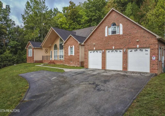 3rd image of 799 Twin Hills Lane, Jacksboro, TN 37757 | MLS# 3510724