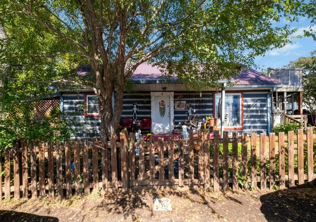 1st image of 1301 61st Ave N, Nashville, TN 37209 | MLS# 3015084