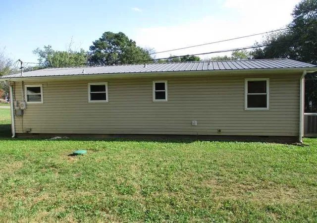 11th image of 916 Monroe Circle, Madisonville, TN 37354 | MLS# 3272409