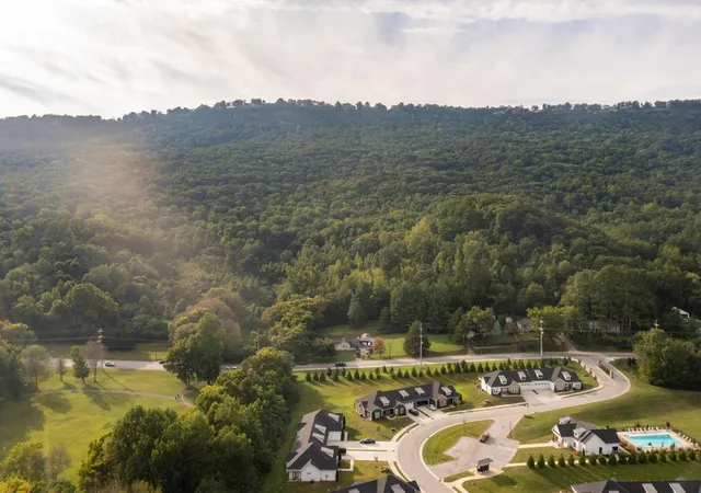 2nd image of 1123 Mountain Creek Rd, Chattanooga, TN 37405 | MLS# 3018213