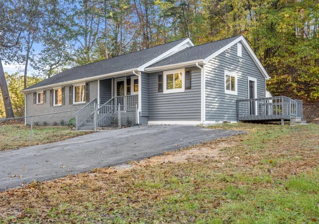Homes for sale in Soddy Daisy, TN | 1806 Dallas Lake Rd, Soddy Daisy, TN 37379 | MLS# 3015519