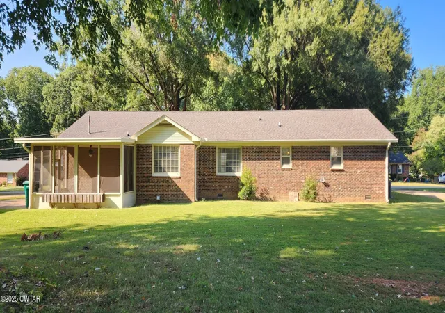 Photo 4 of Single family home for sale at 76 Moorewood Dr, Jackson, TN 38305 | MLS# 3015586 | Listing updated on 2025-10-30