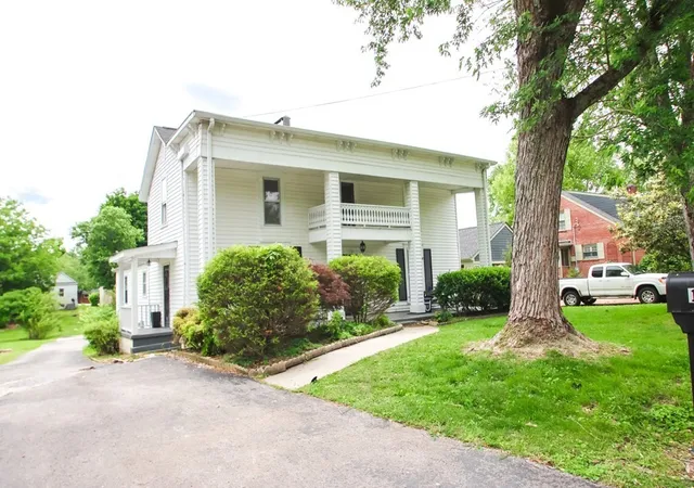 2nd image of 112 N Church St, Sparta, TN 38583 | MLS# 3017313