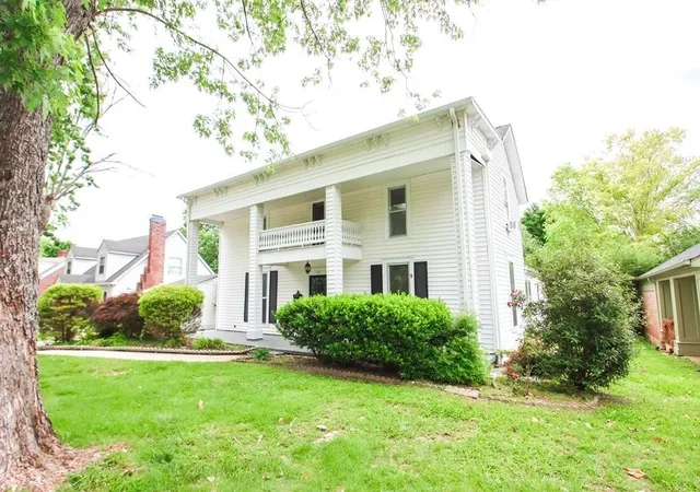 1st image of 112 N Church St, Sparta, TN 38583 | MLS# 3017313