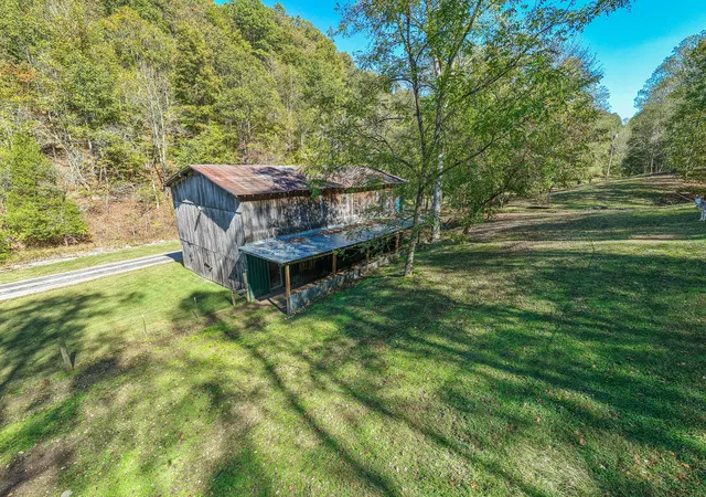 3rd image of 709 Hicks Hollow Rd, Westmoreland, TN 37186 | MLS# 3017028
