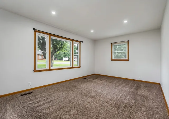 Photo 3 of Single family home for sale at 822 Luttrell Ave, Smithville, TN 37166 | MLS# 3017201 | Listing updated on 2025-11-24