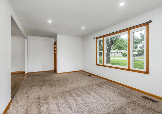 Photo 4 of Single family home for sale at 822 Luttrell Ave, Smithville, TN 37166 | MLS# 3017201 | Listing updated on 2025-11-24