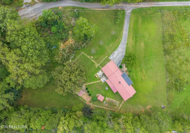 Photo 4 of Multi family home for sale at 101142 Autumn Ln, Kingston, TN 37763 | MLS# 3615192 | Listing updated on 2026-10-08