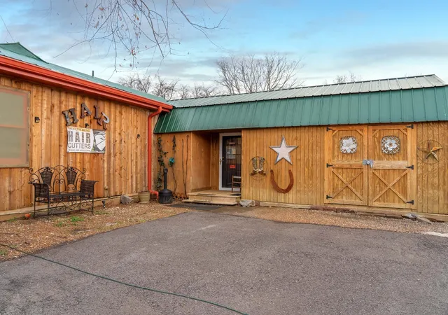 Photo 2 of House for sale at 1308 Neelys Bnd Rd, Madison, TN 37115 | MLS# 3031285 | Listing updated on 2026-06-04