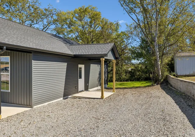 3rd image of 1011 Easy St, Lewisburg, TN 37091 | MLS# 3018097