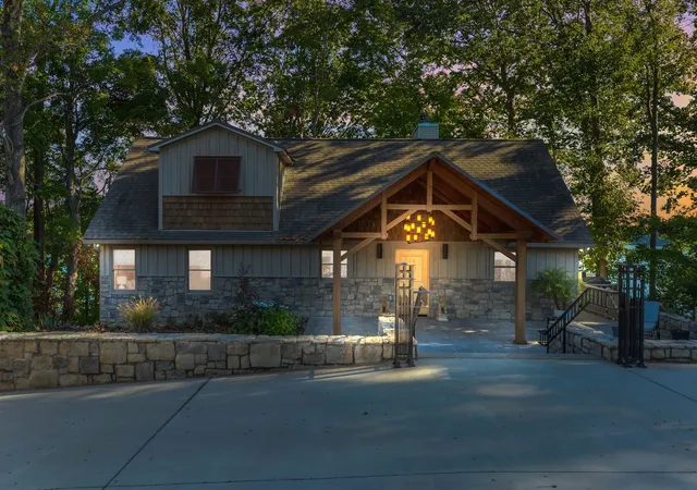 3rd image of 740 Bluff Dr, Winchester, TN 37398 | MLS# 3030443