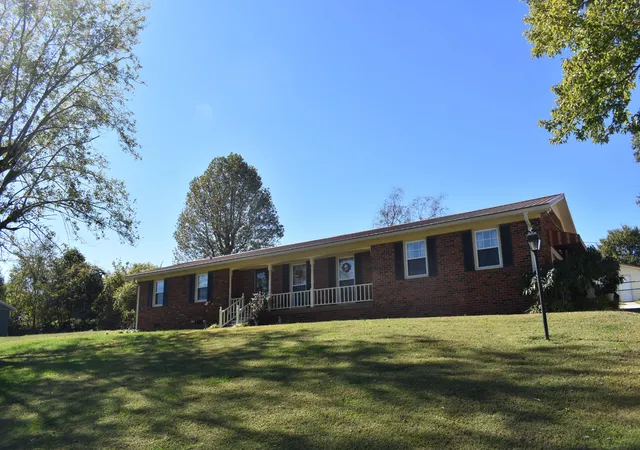 Homes for sale in Carthage, TN | 211 Elm St, Carthage, TN 37030 | MLS# 3031338