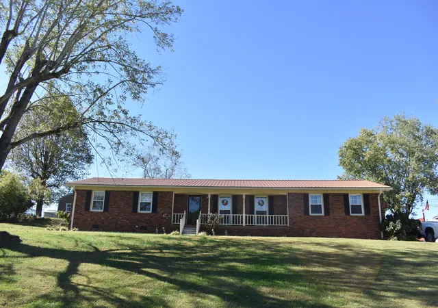 Homes for sale in Carthage, TN | 211 Elm St, Carthage, TN 37030 | MLS# 3031338