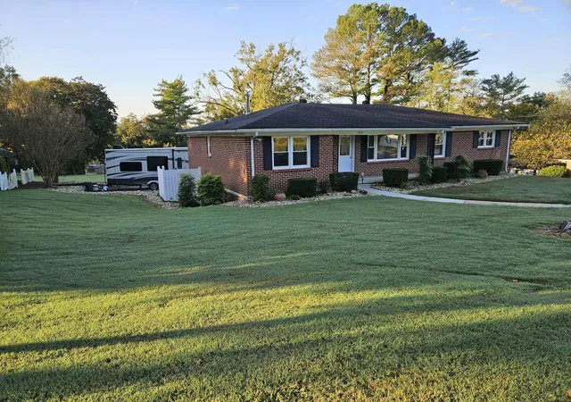 Homes for sale in Carthage, TN | 636 Carmack Ave, Carthage, TN 37030 | MLS# 3031624