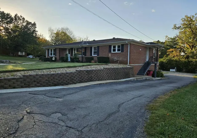 Homes for sale in Carthage, TN | 636 Carmack Ave, Carthage, TN 37030 | MLS# 3031624