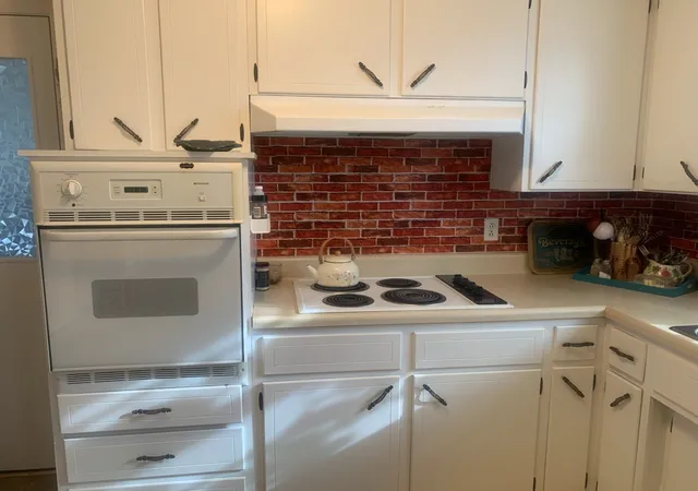 Photo 3 of Single family home for sale at 207 Dale Ter, Clarksville, TN 37042 | MLS# 3033405 | Listing updated on 2026-04-10
