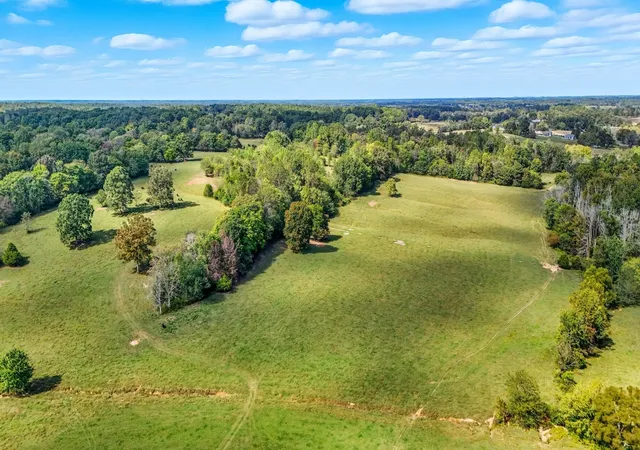 3rd image of 1 Smithville Hwy, Sparta, TN 38583 | MLS# 3032367