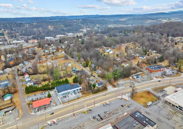 8th image of 4300 Asheville Hwy, Knoxville, TN 37914 | MLS# 3032171