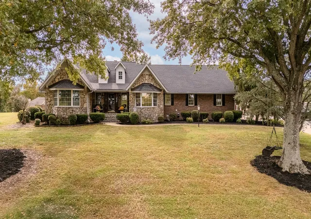 Photo 1 of Single family home for sale at 101 Brighton Ct, Columbia, TN 38401 | MLS# 3032928 | Listing updated on 2025-11-03