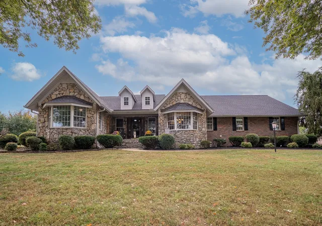 Photo 4 of Single family home for sale at 101 Brighton Ct, Columbia, TN 38401 | MLS# 3032928 | Listing updated on 2025-11-03