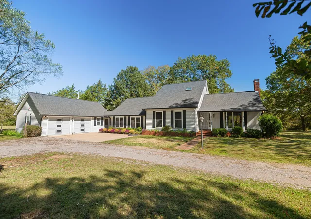 Photo 1 of Single family home for sale at 2159 Verona Caney Rd, Lewisburg, TN 37091 | MLS# 3033700 | Listing updated on 2026-09-21