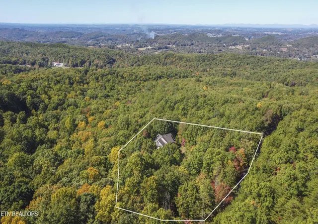 2nd image of 3814 Chilhowee Tr, Maryville, TN 37803 | MLS# 3225906