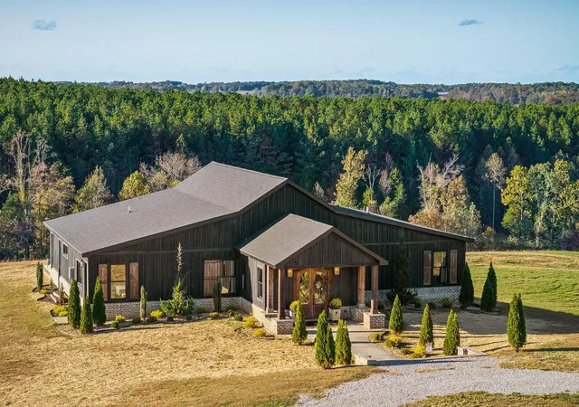 Photo 2 of Single family home for sale at 1656 Dibrell Lucky Road, Mc Minnville, TN 37110 | MLS# 3032409 | Listing updated on 2025-11-05