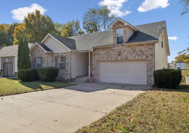 Photo 1 of Single family home for sale at 3317 S Senseney Cir, Clarksville, TN 37042 | MLS# 3042041 | Listing updated on 2025-12-11