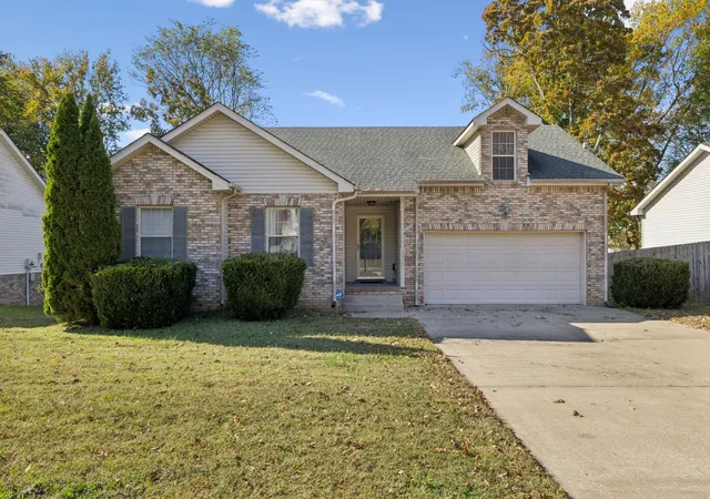 Photo 1 of Single family home for sale at 3317 S Senseney Cir, Clarksville, TN 37042 | MLS# 3042041 | Listing updated on 2025-12-11