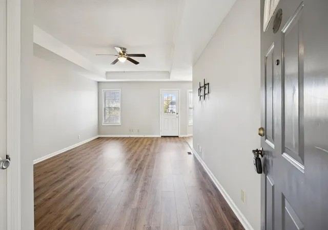 Photo 4 of Single family home for sale at 3317 S Senseney Cir, Clarksville, TN 37042 | MLS# 3042041 | Listing updated on 2025-12-11
