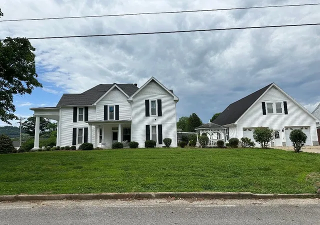 Photo 3 of Single family home for sale at 618 Main St N, Carthage, TN 37030 | MLS# 3148597 | Listing updated on 2026-09-19