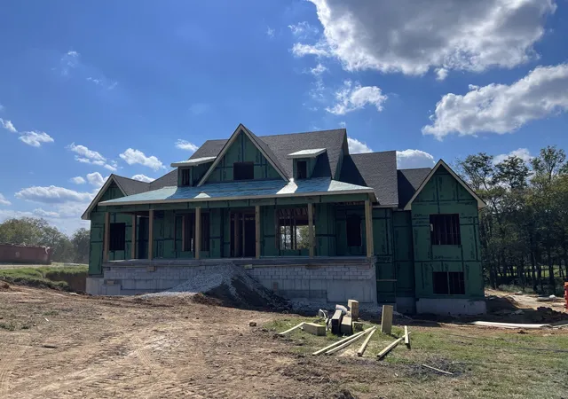 Photo 2 of Sale Pending at 2412 Darks Mill Rd, Columbia, TN 38401 | MLS# 3034220 | Listing updated on 2026-04-25