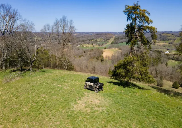Photo 3 of House for sale at 30 King Holw Rd, Petersburg, TN 37144 | MLS# 3034715 | Listing updated on 2025-10-28