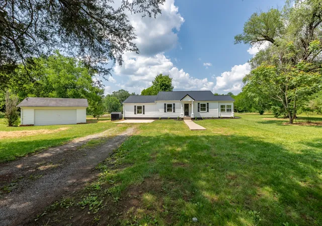Photo 1 of Single Family Residence at 3388 Anes Sta Rd, Lewisburg, TN 37091 | MLS# 3034482 | | Sold on 2025-12-05