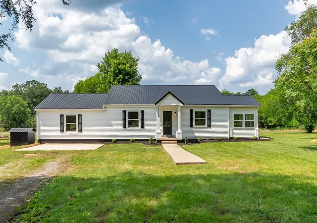 Photo 3 of Single Family Residence at 3388 Anes Sta Rd, Lewisburg, TN 37091 | MLS# 3034482 | | Sold on 2025-12-05