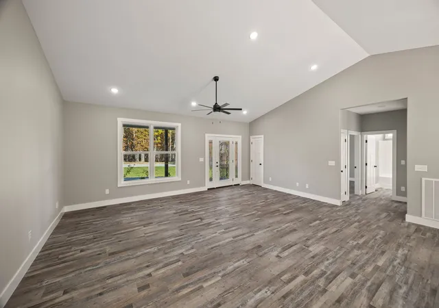 2nd image of 108 Creekview Ct, Jamestown, TN 38556 | MLS# 3041467