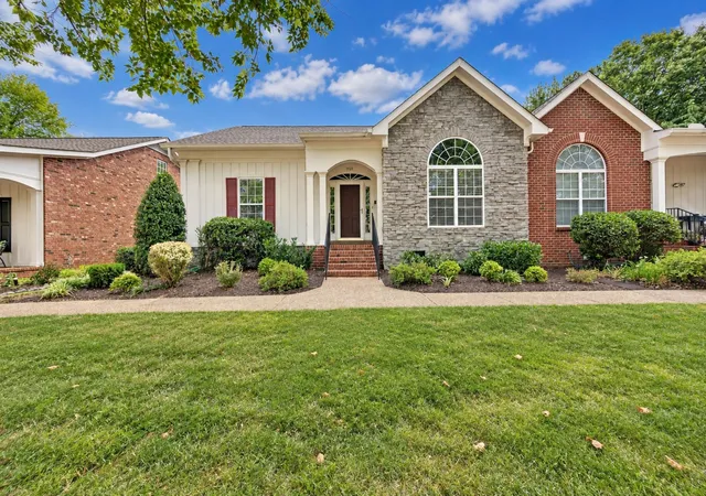 Photo 3 of Condo for sale at 5624 Oakes Dr, Brentwood, TN 37027 | MLS# 3603839 | Listing updated on 2026-10-05