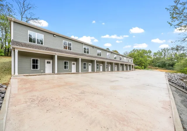 Listing Photo 1 - Condo for sale in building located at 329 Cedar Ct, Clarksville, TN 37042