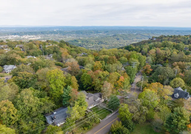 Homes for sale in Lookout Mountain, TN | 117 S Bragg Avenue, Lookout Mountain, TN 37350 | MLS# 3034899