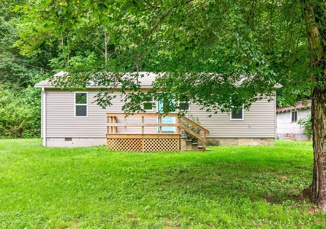 Homes for sale in Dover, TN | 1460 Long Creek Rd, Dover, TN 37058 | MLS# 3037937