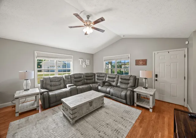 image of 128 Rustling Oaks Dr, Sparta, TN 38583 | MLS# 3035516