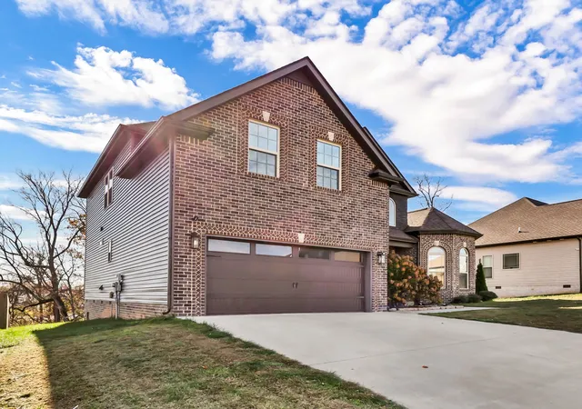 Photo 3 of Single family home for sale at 106 David Keith Ln, Clarksville, TN 37042 | MLS# 3035518 | Listing updated on 2026-08-15