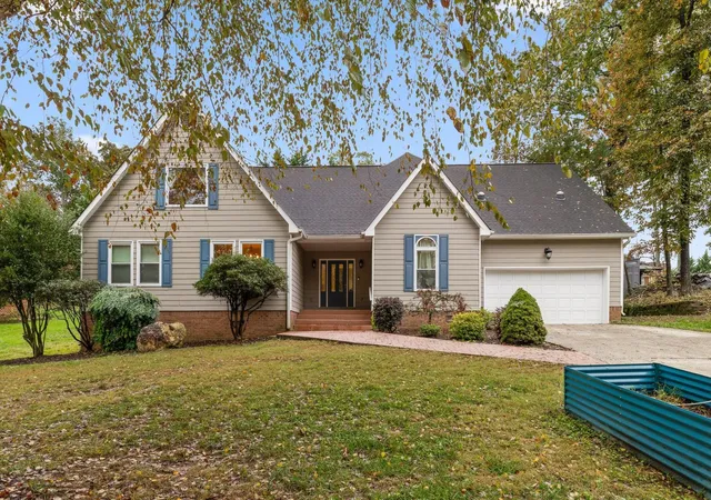 Photo 2 of Single family home for sale at 9100 Tennga Lane, Chattanooga, TN 37421 | MLS# 3035555 | Listing updated on 2025-12-04