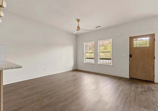 Photo 2 of Sale Pending at 925 N Chamberlain Ave, Chattanooga, TN 37406 | MLS# 3337181 | Listing updated on 2026-08-17