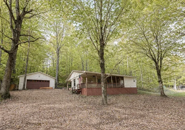 Photo 1 of Manufactured home for sale at 135 Haylee Rd, Waverly, TN 37185 | MLS# 3036137 | Listing updated on 2026-09-20