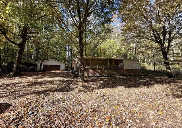 Photo 3 of Manufactured home for sale at 135 Haylee Rd, Waverly, TN 37185 | MLS# 3036137 | Listing updated on 2026-09-20