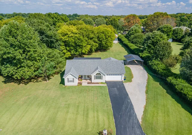 Photo 1 of Single family home for sale at 463 White Oak Trl, Spring Hill, TN 37174 | MLS# 3542410 | Listing updated on 2026-09-26